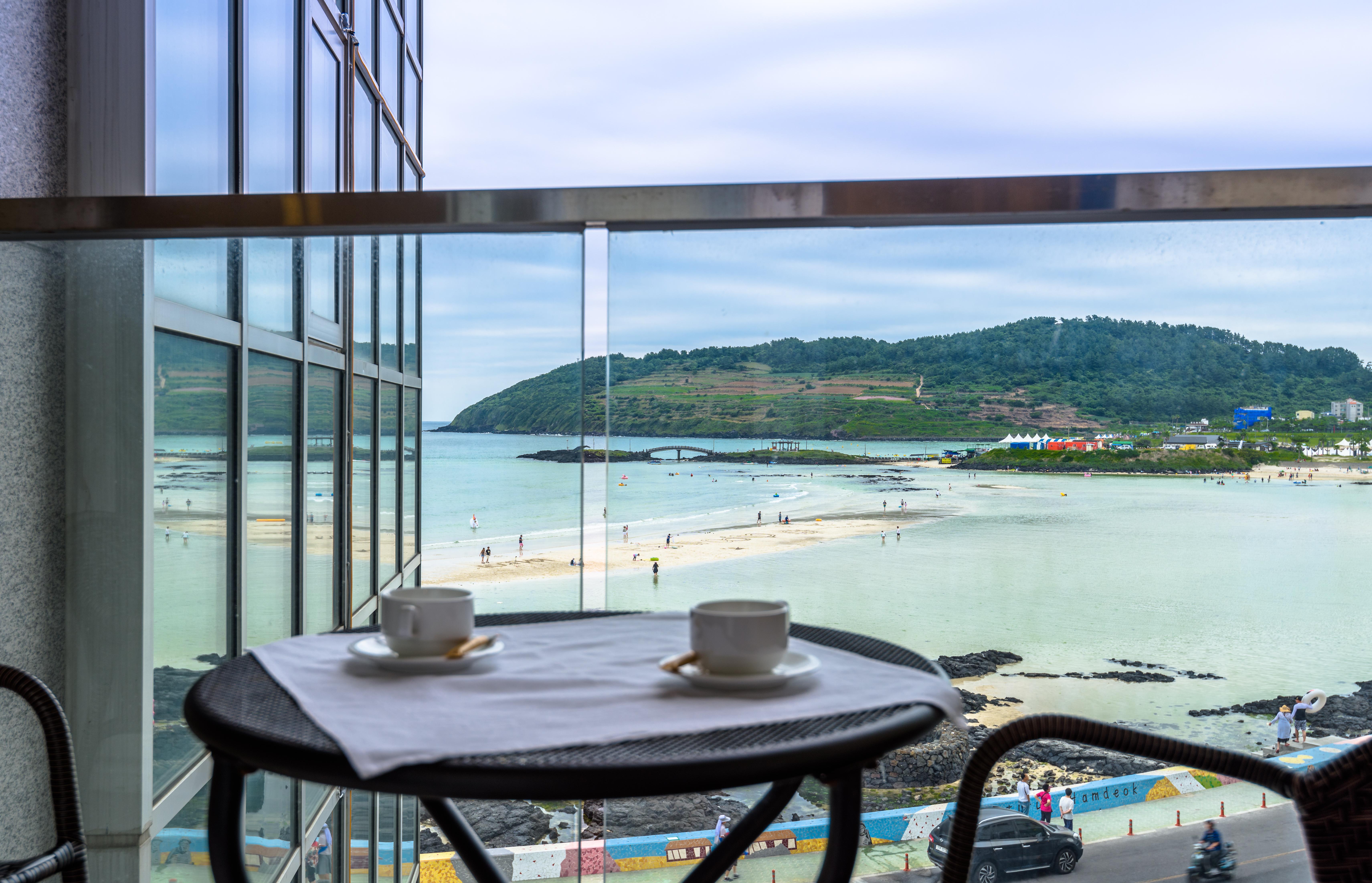 Aimi Jeju Beach Hotel Buitenkant foto